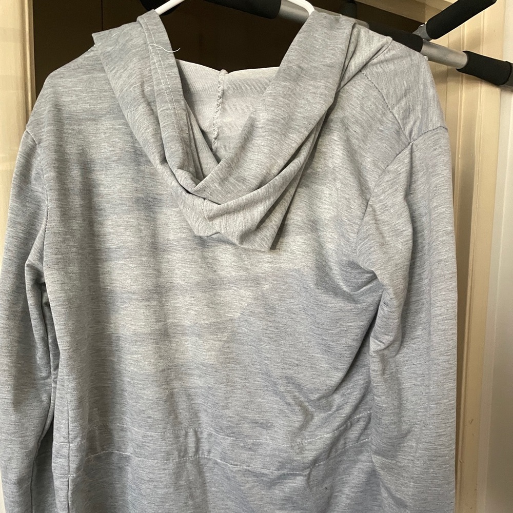 Men’s beach sweater small